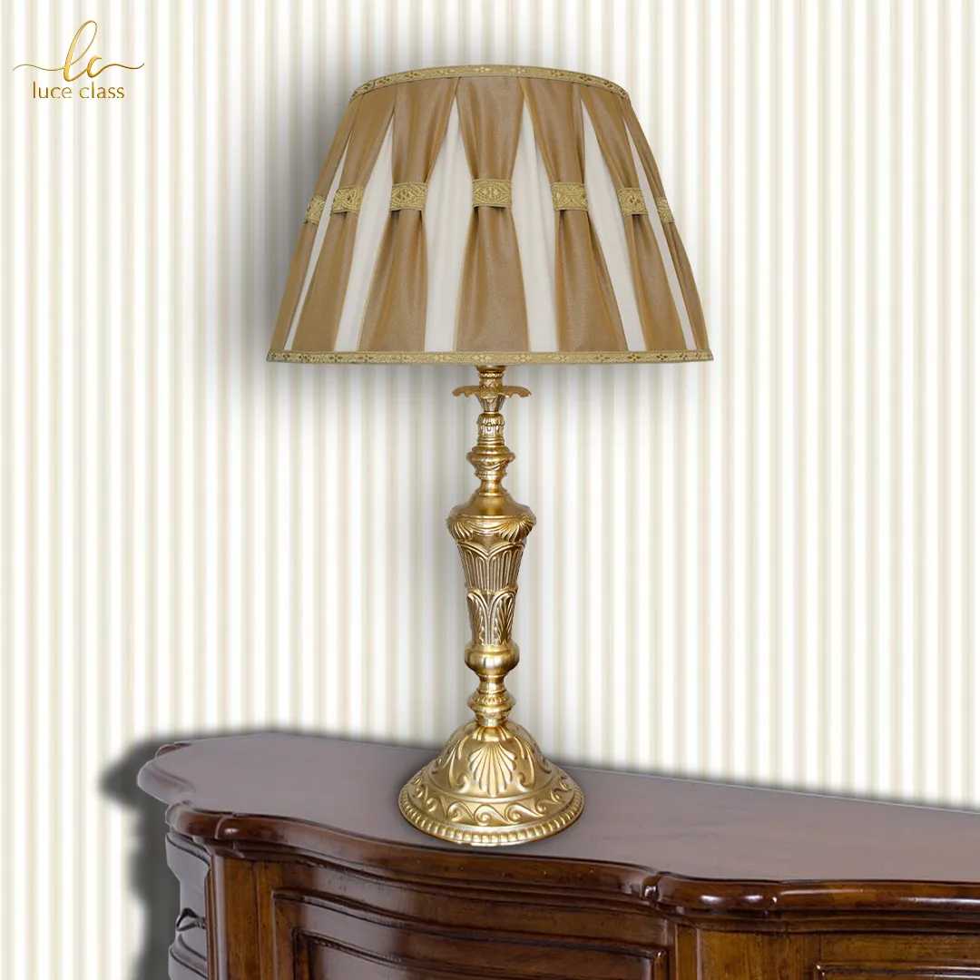 Luceclass | Prestigiosa lampada in ottone pesante con paralume in seta e organza (cod. C625)